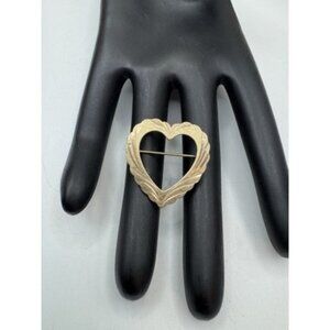 LAMODE Gold Filled Vintage Diamond-Cut Open Heart Oxidized Pin Brooch